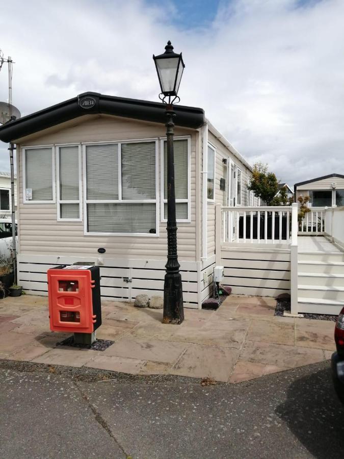 Lovely 6 Berth Caravan With Decking And Wifi In Kent, Ref 47017C Hotel Whitstable Ngoại thất bức ảnh
