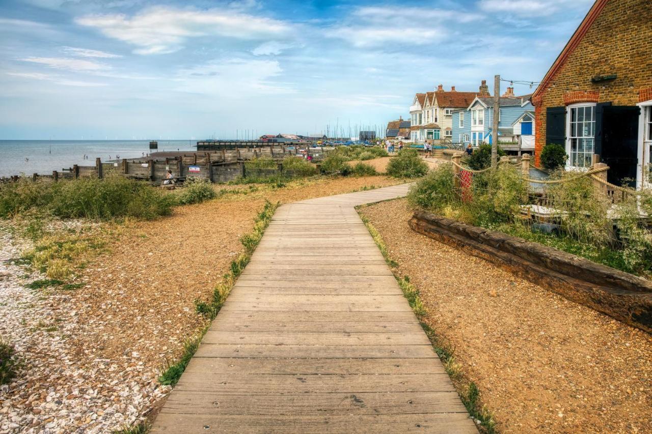 Lovely 6 Berth Caravan With Decking And Wifi In Kent, Ref 47017C Hotel Whitstable Ngoại thất bức ảnh
