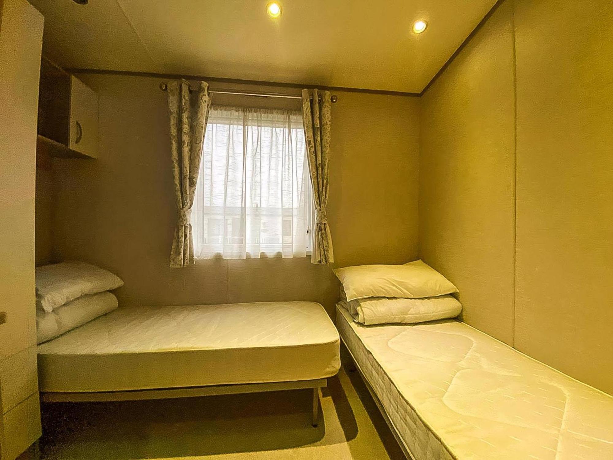 Lovely 6 Berth Caravan With Decking And Wifi In Kent, Ref 47017C Hotel Whitstable Ngoại thất bức ảnh