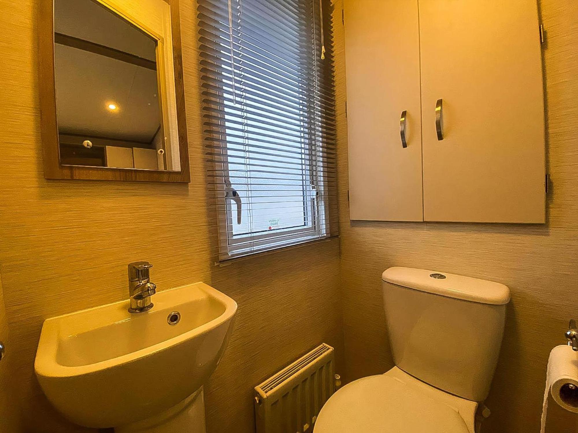 Lovely 6 Berth Caravan With Decking And Wifi In Kent, Ref 47017C Hotel Whitstable Ngoại thất bức ảnh