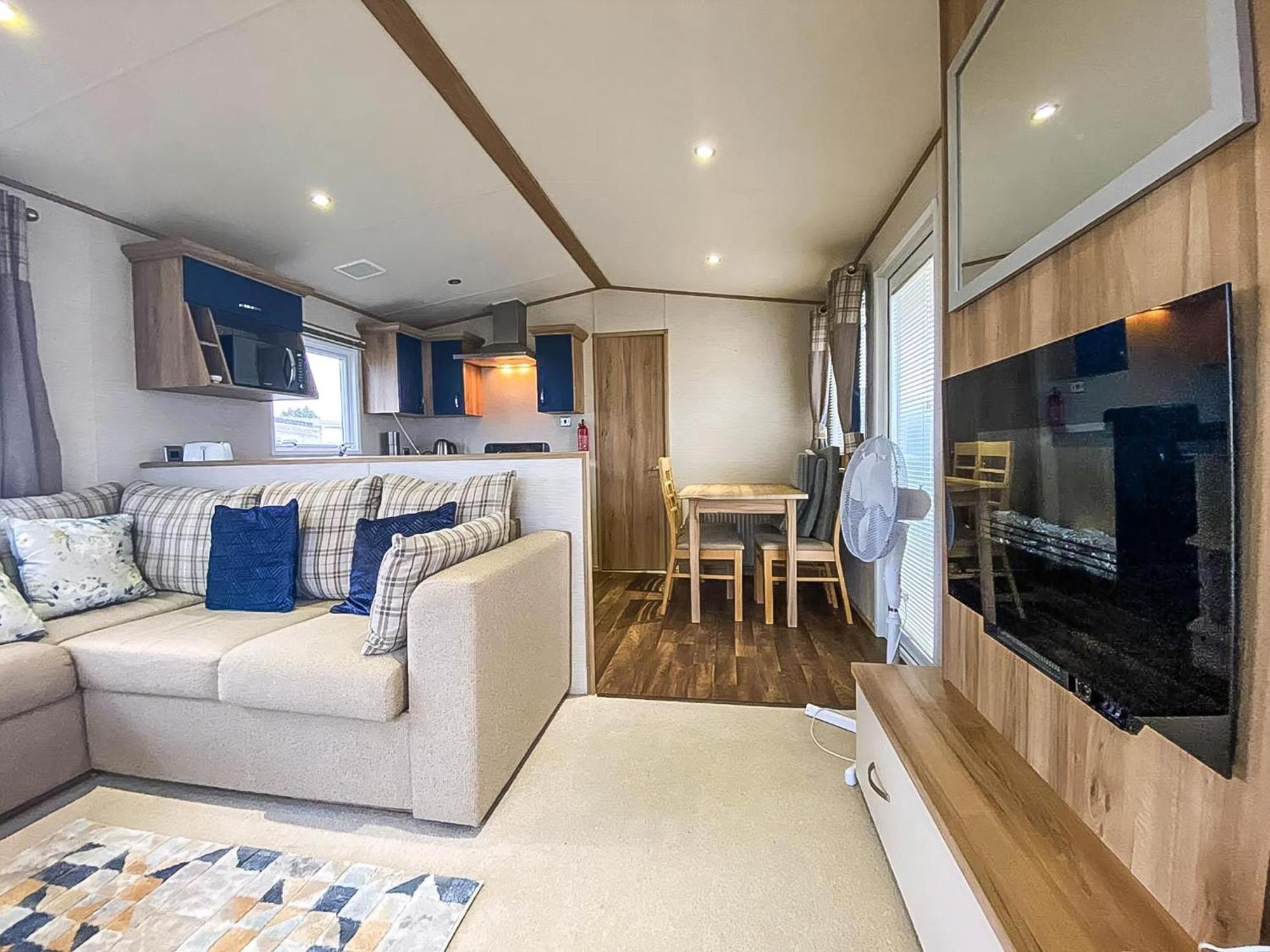 Lovely 6 Berth Caravan With Decking And Wifi In Kent, Ref 47017C Hotel Whitstable Ngoại thất bức ảnh