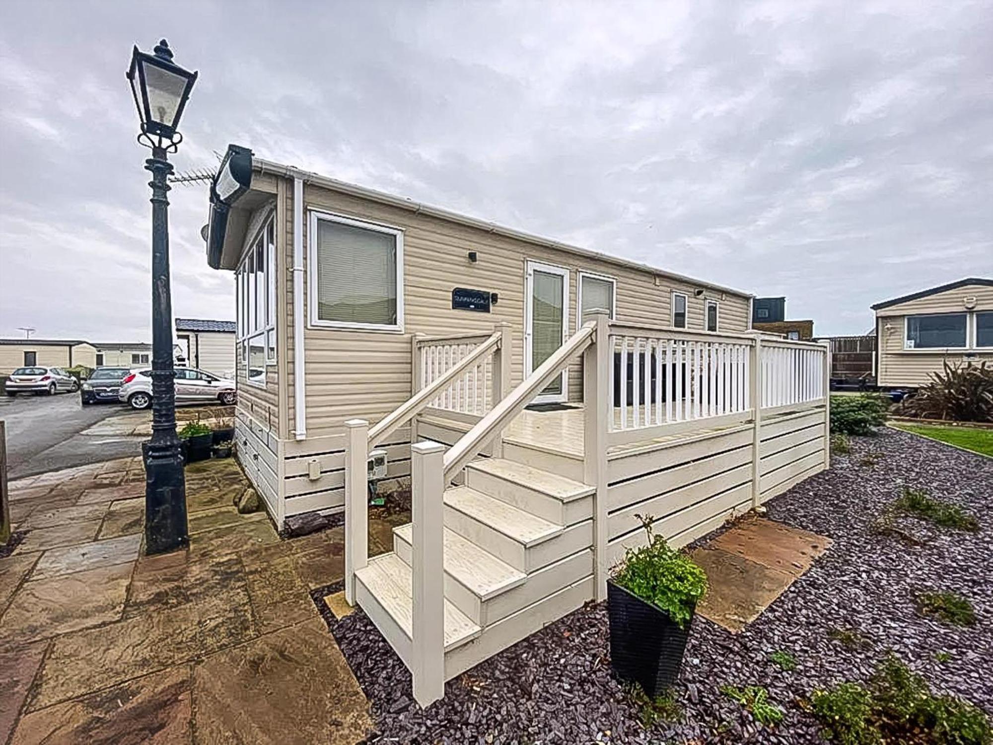 Lovely 6 Berth Caravan With Decking And Wifi In Kent, Ref 47017C Hotel Whitstable Ngoại thất bức ảnh